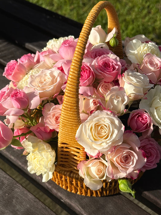 Round Rosy Blush Basket