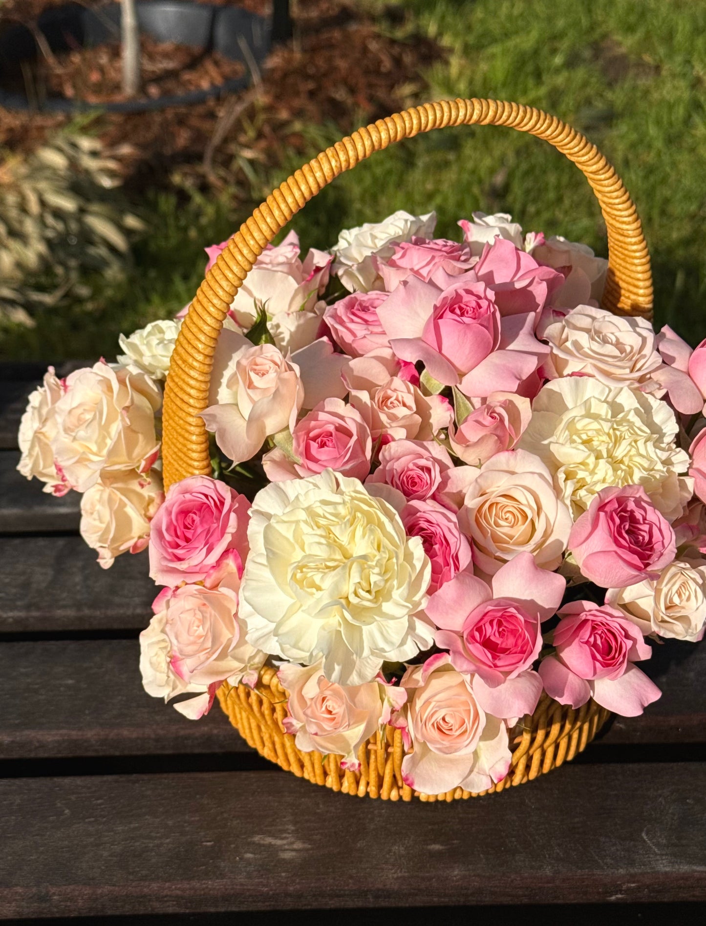 Round Rosy Blush Basket